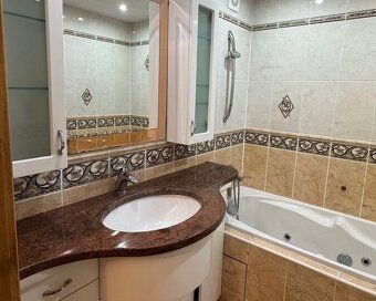 Na predaj – priestranný 3-izbový byt s výmerou 74 m² po kval