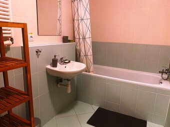 Popis • 2-izbový bytv novostavbe • úžitk. plocha 55m2 • logg