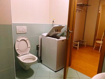 Popis • 2-izbový bytv novostavbe • úžitk. plocha 55m2 • logg