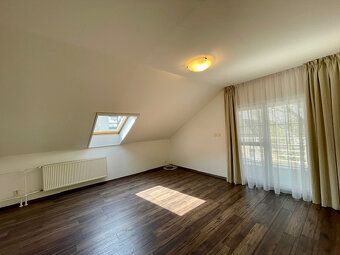 Popis • 7 izbový rodinný dom • 2.podlažný • úžitk. plocha 28