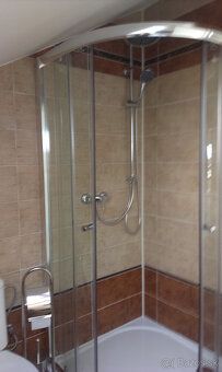 Popis • 7 izbový rodinný dom • 2.podlažný • úžitk. plocha 28