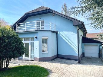 Popis • 7 izbový rodinný dom • 2.podlažný • úžitk. plocha 28