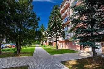 Ponúkame na predaj priestranný 2-izbový byt v centre Fiľakov
