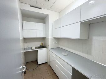 Realitná kancleária KNB - Komerčné Nehnuteľnosti Bratislava 