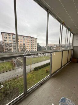 Voľný od 1. mája 2026
Ponúkame na prenájom 2-izbový byt (1 s