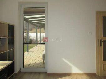 AstonReal ponúka na predaj moderný a nadčasový bungalov v at