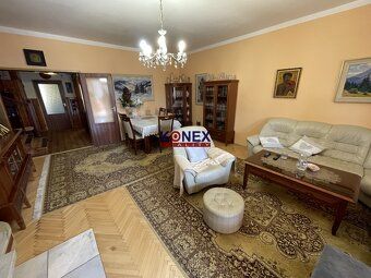 ID:6663
Ponúkame na predaj krásny poschodový rodinný dom na 