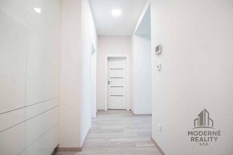 Moderné Reality ponúka na predaj veľký 3-izbový byt s balkón
