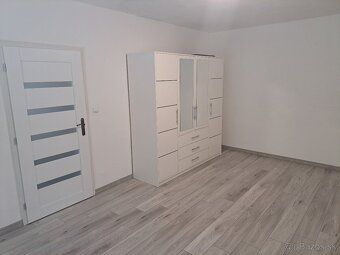 Dám do prenájmu 1i byt v BS - na ul. Križovatka 15, 1. posch
