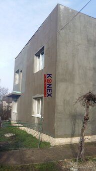 ID:2935
Ponúkame Vám na predaj poschodový rodinný dom v obci