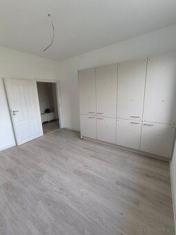 Ponúkam na predaj priestranný, kompletne zrekonštruovaný 3-i