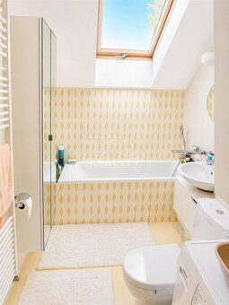 TUreality ponúka na predaj moderný 2-izbový byt s výbornou d