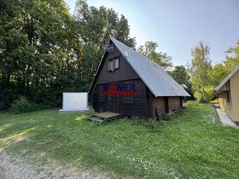 ID:3433
Ponúkame na predaj útulnú chatku na príjemnom a tich