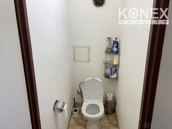 ID:3848
Ponúkame na predaj priestranný 3-izbový byt v Strážs