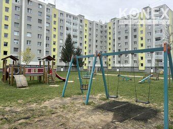 ID:3848
Ponúkame na predaj priestranný 3-izbový byt v Strážs