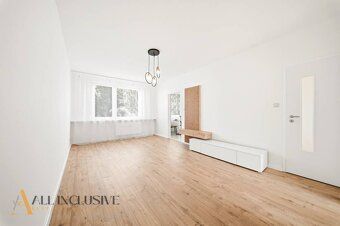 ČERSTVO ZREKONŠTRUOVANÝ, MODERÝ 3,5 IZBOVÝ BYT, KTORÝ VONIA 