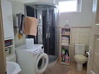 Predstavte si ráno s kávou na vlastnom pozemku, ticho, pokoj