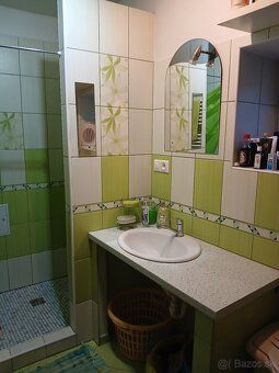 Ponúkame na predaj Rodinny dom s pozemkom 859m2 záhrady a 34