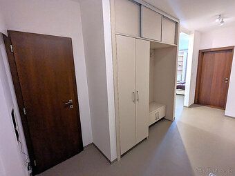 Exkluzívne na predaj ponúkame moderný, priestranný 2-izbový 