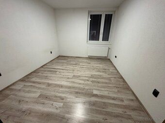 Dobrý deň, prenajmem 2-izbový byt o rozlohe 60 m2. Jená sa o