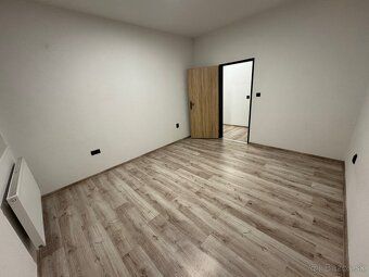 Dobrý deň, prenajmem 2-izbový byt o rozlohe 60 m2. Jená sa o