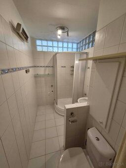 Na predaj priestranný 2-izbový byt s balkónom na ulici T. G.