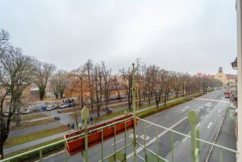 Exkluzívne Vám ponúkame na predaj 3 izbový byt s balkónom v 