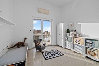 M Grey Real Estate vám ponúka na predaj 2-podlažný 5i rodinn