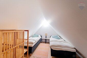 RE/MAX JOY dáva do pozornosti 3 izbový byt s podkrovím v Mýt