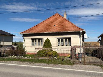 Ponúkame Vám na predaj 3- izbový rodinný dom s predzáhradkou