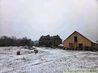 Samostatne stojaca nehnuteľnosť – samota obklopená lesom z k