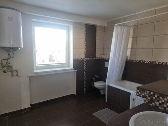 Na predaj 2 izbový byt (60 m²) na 2. NP v bytovom dome v uza