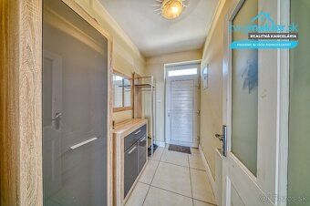 🏡 3-IZBOVÝ BYT S BALKÓNOM, VLASTNÝM KÚRENÍM A SÚKROMÍM | TEH