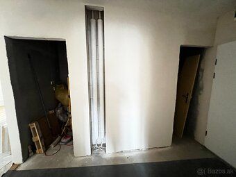 Ponúkame na predaj bytovú jednotku o výmere 65 m², situovanú