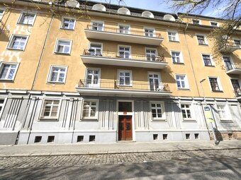 AZ. PONÚKAME NA PREDAJ IDEÁLNY PRIESTOR PRE LUXUSNÝ MESTSKÝ 