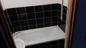 VEĽKÝ 2-IZBOVÝ BYT S BALKÓNOM – CENTRUM PRIEVIDZA, 62 m² Pon