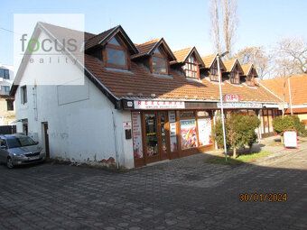 V centre Lučenca - Zlatá ulička oproti Begova veža ponúkam d