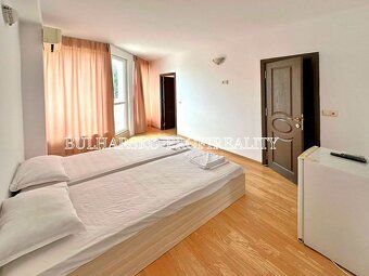 Cena:65 990Euro Apartmán se skládá z obývacího pokoje s kuch
