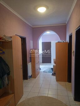 Ponúkame na predaj útulný a zrekonštruovaný rodinný dom v ob
