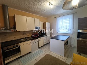 Ponúkame na predaj útulný a zrekonštruovaný rodinný dom v ob