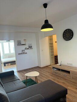Ponúkam na prenájom priestranný 2-izbový byt (51 m² + balkón