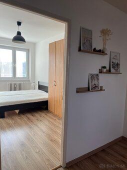 Ponúkam na prenájom priestranný 2-izbový byt (51 m² + balkón