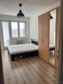 Ponúkam na prenájom priestranný 2-izbový byt (51 m² + balkón