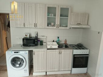 Ponúkame na prenájom príjemný 1-izbový byt s balkónom, situo