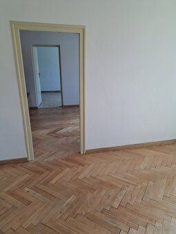 Na prenájom slnečný 3-izbový tehlový byt vo Zvolene, ul. J. 