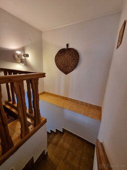 REALITY PROGRES, s.r.o. PONÚKA TEHLOVÝ RODINNÝ DOM s GARÁŽOU