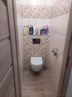 Ponúkam na prenájom 2-izbový,slnečný,klimatizovaný a komplet