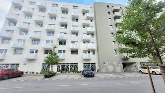Ponúkame Vám na prenájom veľmi pekný, slnečný 2-izbový byt v