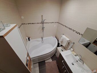 🏠 Na predaj 4-izbový zrekonštruovaný byt v centre Revúcej – 