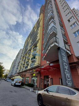 Realitná kancelária ponúka na prenájom
NOVO kompletne zariad